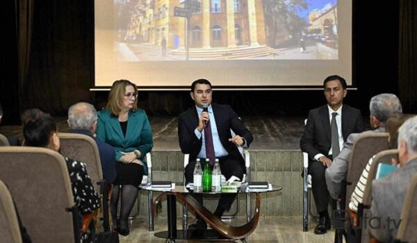  Adil Kərimli bu universitetin kollektivi ilə görüşdü - Foto  