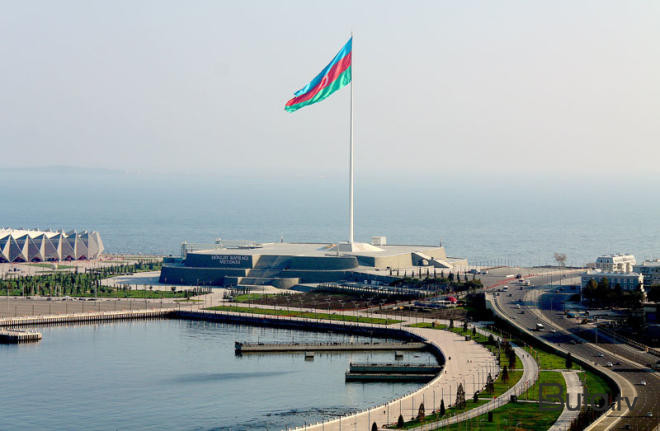  Bayraq meydanında bayrağımız yenidən dalğalanır - Foto  