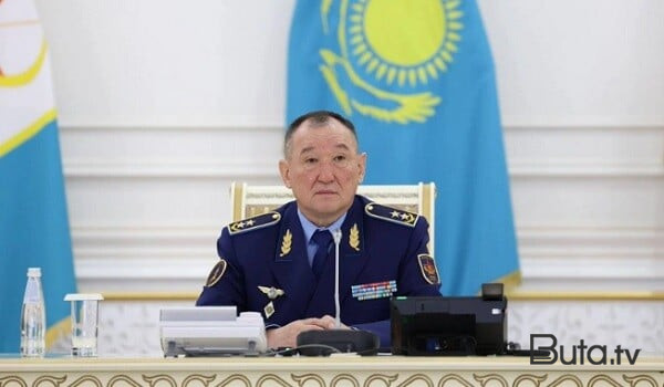  Qazaxıstanın müdafiə naziri Bakıda hərbi paradda iştirak edir  