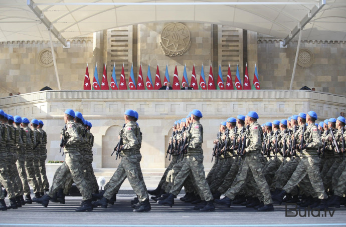  Hikmət Hacıyev hərbi paradla bağlı paylaşım etdi  