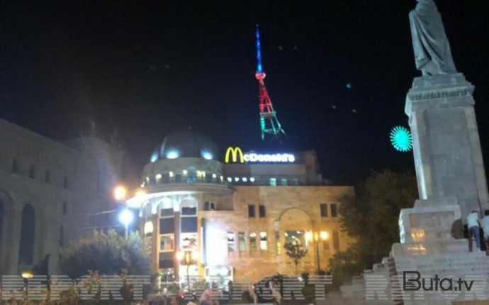  Tiflisin ən hündür yerində Azərbaycan bayrağı işıqlandırıldı  