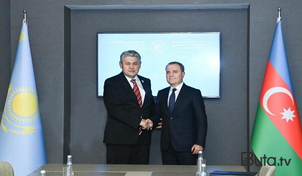  Ceyhun Bayramov qazaxıstanlı həmkarı ilə görüşdü  