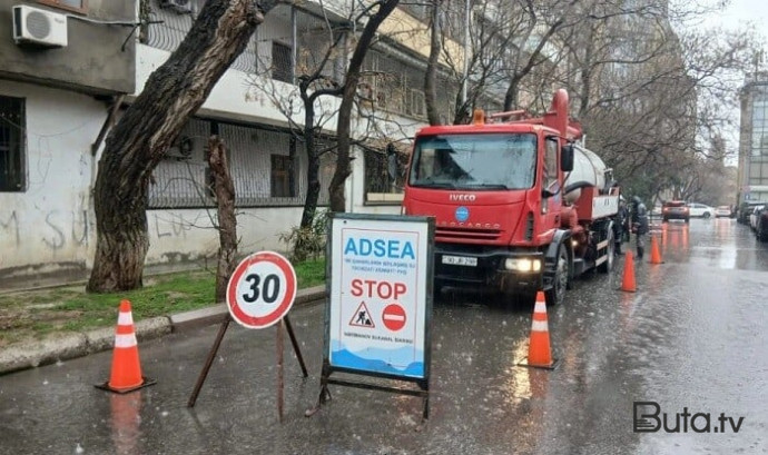  ADSEA ərazilərdə yığılan yağış sularını kənarlaşdırır - Video  