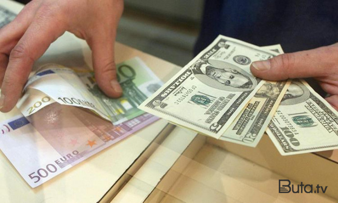  94 min dollar gətirmək istədi, 64 min manat cərimələndi  