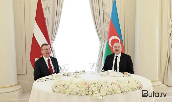  Latviya prezidentinin şərəfinə rəsmi lanç verildi  