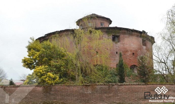  Dairəvi qalada bərpa işlərinə başlanıldı - Foto  