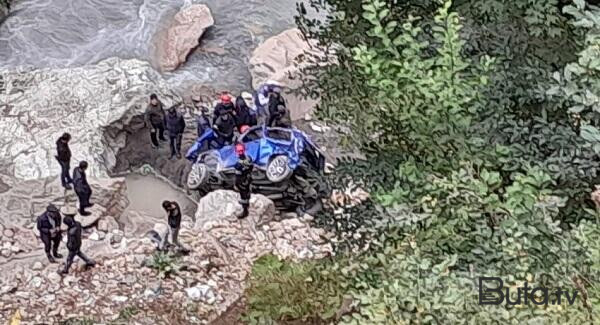  Yük maşını dərəyə aşdı, ölən var  