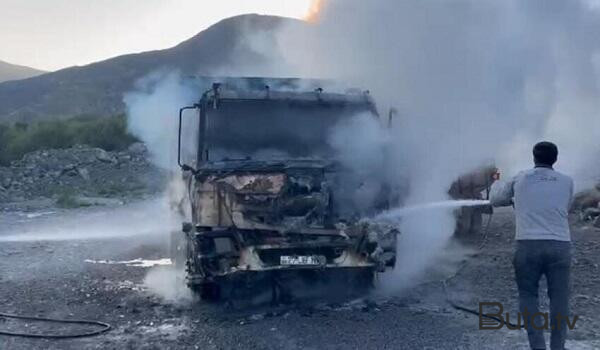  Türkiyədə Azərbaycan nömrəli yük avtomobili kül oldu - Foto  