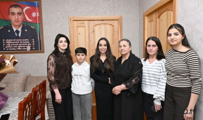  Leyla Əliyeva şəhid baş gizirin ailəsini ziyarət etdi - Foto  