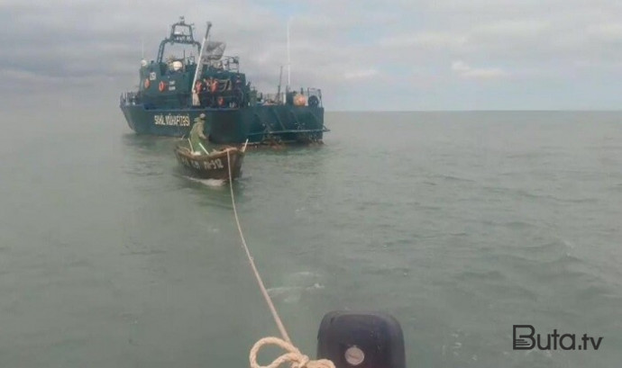  Xəzərdə köməksiz qalan azərbaycanlılar xilas edildi - Foto  