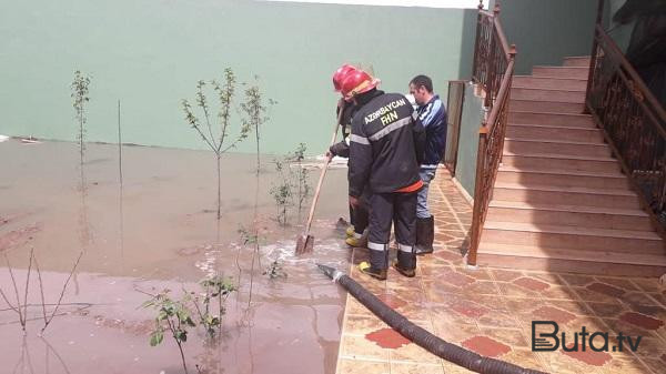  Sumqayıtda güclü yağış: 2 qurum hərəkətə keçdi  