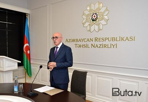  Məktəblərdə 6 şagirdə 1 kompüter düşür  