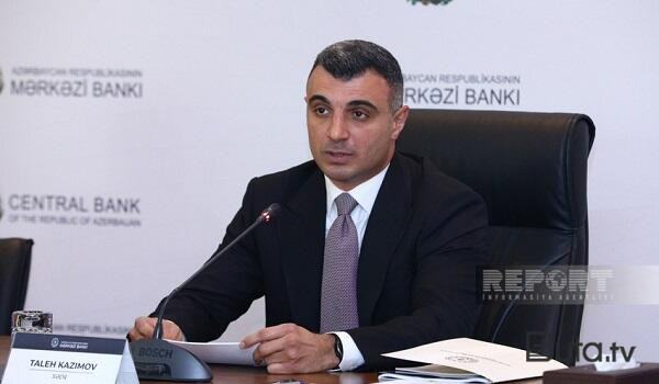 Baş bankirdən maaş alanlara müjdə  