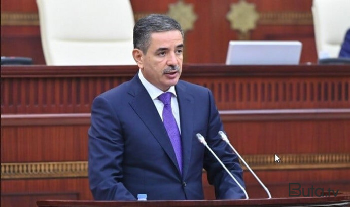  General Milli Məclisdə hesabat verir  