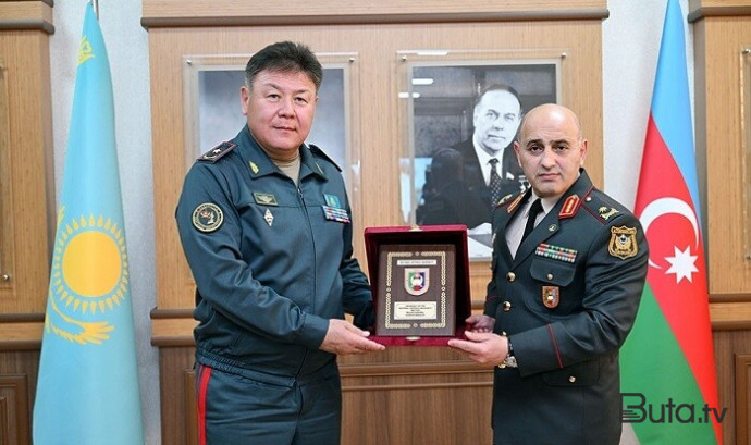 Qazaxıstanlı general Azərbaycana gəldi - Foto  