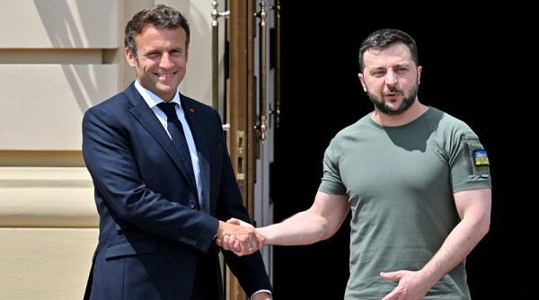 Macron postponed his visit to Ukraine  